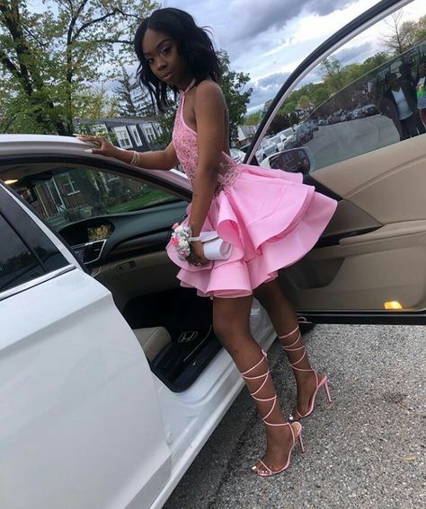 Simple Prom Dress Black Women, Cute Dance Dresses, Midi Homecoming Dresses, Birthday Outfit Black, Black Hair Inspiration, Sweet 16 Outfits, 18th Birthday Outfit, 16th Birthday Outfit, Sneaker Ball