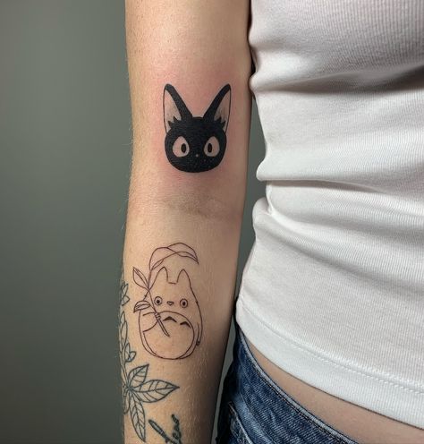 Jiji and Totoro 🌱 ★・・・・・・★・・・・・・★ • • • • • • #studioghibli #studioghiblitattoo #kikisdeliveryservice #kikisdeliveryservicetattoo #totoro #totorotattoo #jijitattoo #flashtattoo #flashdesign #tattooflash #tattooflashdesign #tattoodesign #armtattoo #forearmtattoo Jiji Tattoo, Totoro Tattoo, Anime Tattoo, Anime Tattoos, Tattoos And Piercings, Tatting, Piercings, Tattoos, Anime