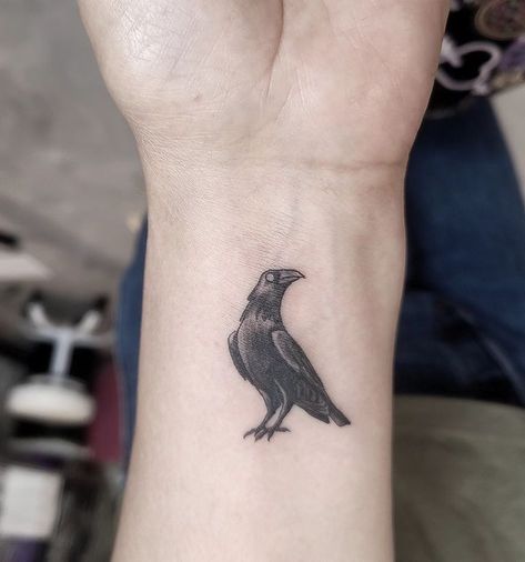 crow tattoo • Instagram Crow Tattoo On Back, Mini Crow Tattoo, Crow Flash Tattoo, The Crow Movie Tattoo Ideas, Simple Crow Tattoo, Colin Tattoo, Simple Raven Tattoo, Small Crow Tattoo, Small Raven Tattoo