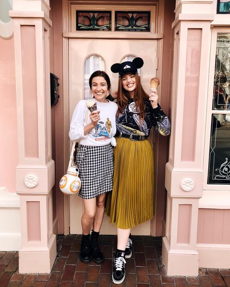 11.9k Likes, 49 Comments - ✨ Bree Kish ✨ (@breekish) on Instagram: “✨‍♀️” Disney World Aesthetic Outfits, Bree Kish, Disney Bound Outfits Casual, Disney Trip Outfits, Disney Outfits Women, Disney Themed Outfits, Disney World Christmas, Cute Disney Outfits, Disney Photo Ideas