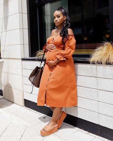 Pregnancy Outfits Black Women, Maternity Outfits Black Women, Women Hacks, Chic Feminine Style, The Jeffersons, Pregnacy Fashion, Pregnant Women Fashion, Summer Pregnancy Outfits, Outfits Black Women