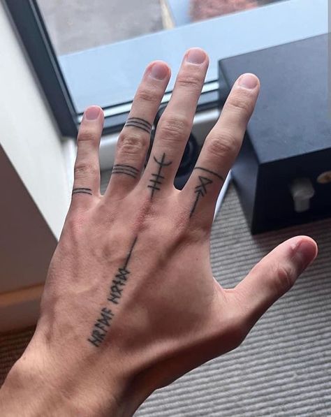 Viking Rune Hand Tattoo, Nordic Finger Tattoo, Atreus Hand Tattoo, Rune Hand Tattoo, Small Tattoo Man, Japanese Finger Tattoo, Nordic Hand Tattoo, Atreus Tattoos, Sign Alphabet