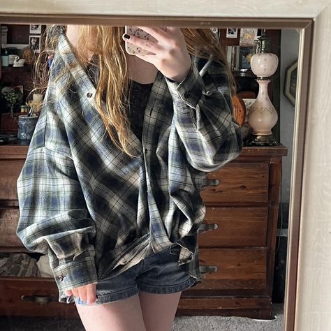 shein black and white flannel it’s connected in the... - Depop Large Flannel Outfit, Blue And White Flannel Outfit, Fannels Shirts Outfits Aesthetic, Flannel Shirt Aesthetic, Plaid Top Outfit, Black And White Flannel Outfit, Black Flannel Outfit, How To Style Flannel, White Flannel Outfit