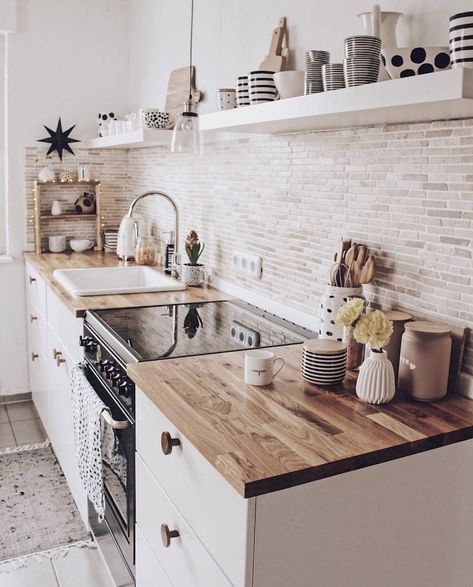 Hiasan Dalaman Dapur, Dapur Moden, Dapur Rustic, Wooden Stove Top Covers, Kabinet Dapur, Small Kitchens, Farmhouse Kitchen Design, Country Style Kitchen, Classic Kitchen