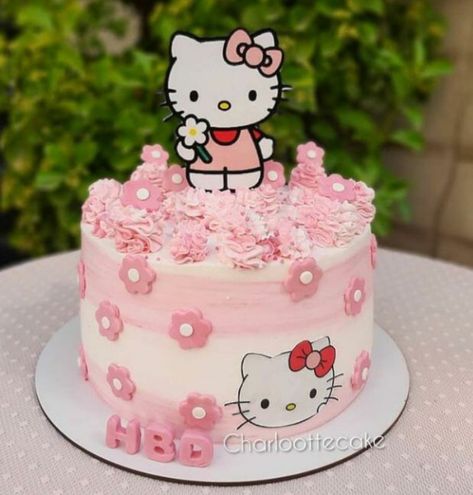 Simple Hello Kitty Cake Design, Kitty Cake Design, Birthday Cake Hello Kitty, Hello Kitty Cake Design, Bolo Da Hello Kitty, Cake Hello Kitty, Kue Fondant, Hello Kitty Birthday Theme, Kitty Birthday Cake