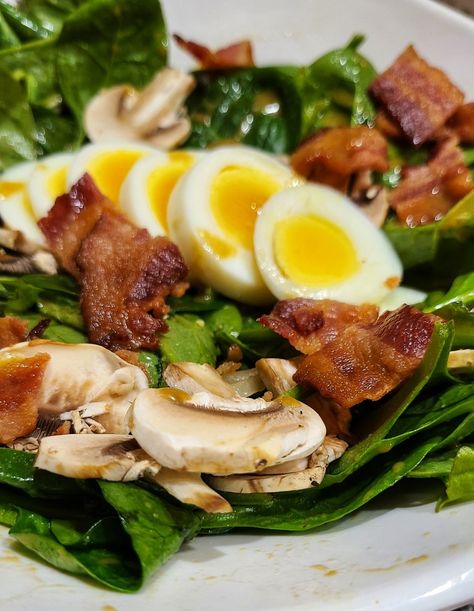 Spinach Salad Dressing, Warm Bacon Dressing, Hot Bacon Dressing, Bacon Dressing, Spinach Salad Recipes, Honey Mustard Vinaigrette, Family Feast, Candied Nuts, Think Food