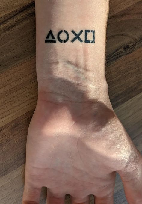 I really love my new and first Tattoo :) : playstation Playstation Tattoo Ideas, Playstation Tattoo, Xo Tattoo, Jak & Daxter, Console Game, Dragons Crown, Shadow Of The Colossus, 4 Tattoo, Gaming Tattoo