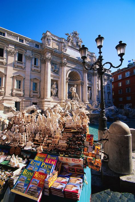 Rome Souvenirs, Rome Tourist, Famous Monuments, Tourist Sites, Trevi Fountain, Amazing Travel, Travel Souvenirs, Beautiful Places In The World, Lonely Planet