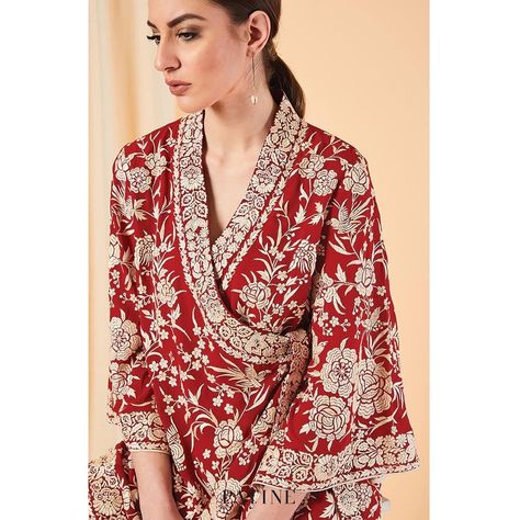 Parsi Work Embroidery Kurti, Gara Work Embroidery, Gara Embroidery Design, Parsi Work Embroidery Suits, Parsi Work Embroidery, Bridal Dresses Ideas, Parsi Gara Embroidery, Parsi Gara Saree, Gara Embroidery