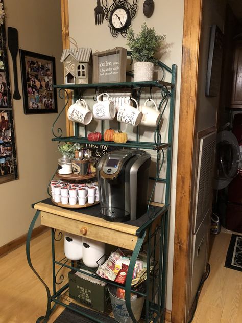 Bakers Rack Coffee Bar, Coffee/wine Bar, Coffee Cabinet, Dining Ideas, Home Coffee Stations, Tea Cart, Bakers Rack, Kitchen Dinning Room, Coffee Wine