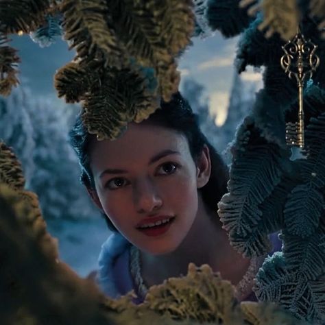 series, movies, tv shows, shows, screenshot, aesthetic, icon, aesthetic icon, chick flicks, chick flick, clara stahlbaum, the nutcracker and the four realms Nutcracker Movie, Nutcracker And The Four Realms, Winter Watch, Mackenzie Foy, Nutcracker Ballet, Ciel Phantomhive, The Nutcracker, App Icon Design, Cozy Christmas