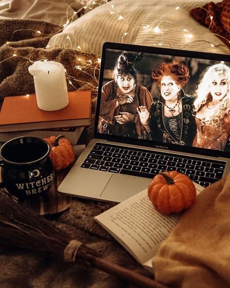 Halloween Moodboard, Tis Autumn, 33 Birthday, Halloween Sleepover, Coffee Autumn, Halloween Bedroom, Image Halloween, Hallowen Ideas, Coffee Books