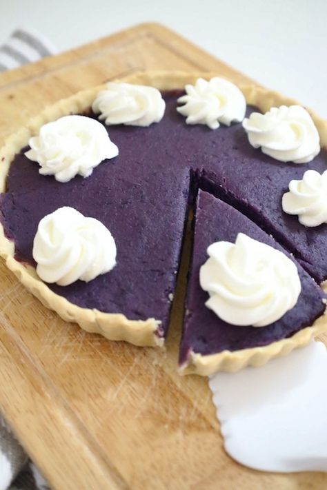 Ube Tart Ube Tart, Ube Desserts, Ube Recipes, Purple Yam, Vegan Pie, Pie Tart, Hawaiian Food, Sweet Pie, Creamy Desserts