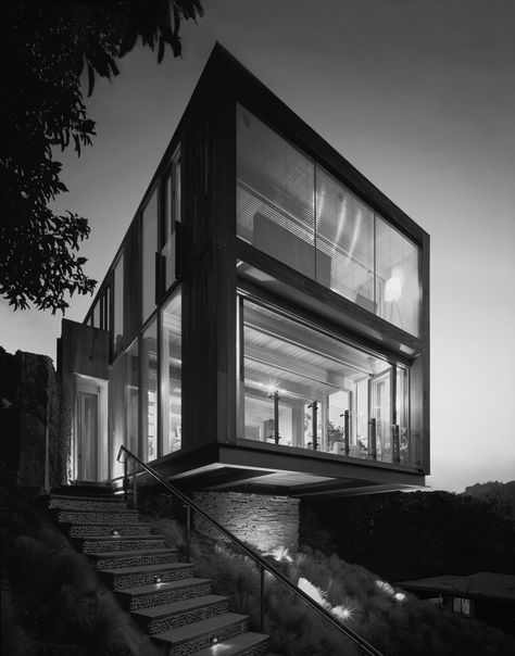 Julius Shulman Photography, Julius Shulman, Case Study Houses, Box House, Mid Century Architecture, Box Houses, Architectural Photography, Hollywood Hills, Architecture Photo