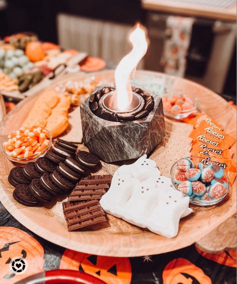 I love this little indoor fire pit. Perfect for dpooky movie night with smores! Fire Pit Date Night Ideas, Indoor Smores, Mini Fire Pit, Tabletop Fire Bowl, Indoor Fire Pit, Snack Tray, Fire Bowls, Charcuterie Boards, Wood Tray