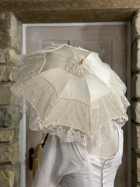 White Parasol, Romantic Era, Romantic Academia, I Love Snow, Classy Aesthetic, Stay Classy, Light Academia, Character Aesthetic, Marie Antoinette