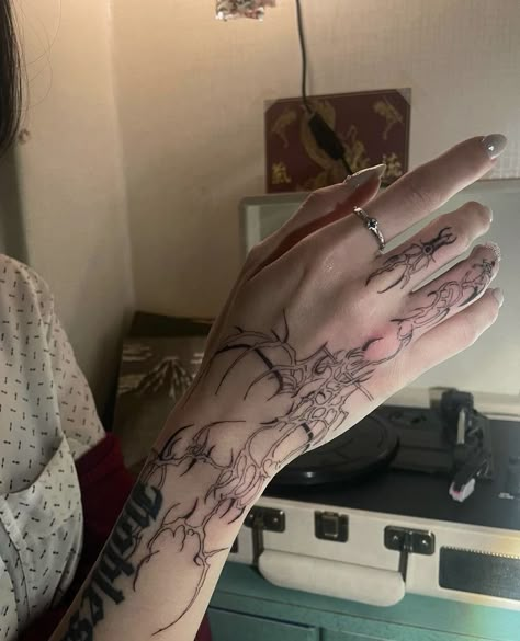 Paznokcie Hello Kitty, Sigil Tattoo, Pretty Hand Tattoos, Sharpie Tattoos, Tattoos Geometric, Dream Tattoos, Elegant Tattoos, Dope Tattoos, Simplistic Tattoos