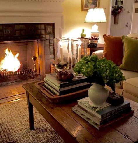 Beautiful Bookshelves, Living Room Table Lamps, Salons Cottage, Autumn Hygge, Sunday Football, Southern Traditional, Somerset House, South Downs, Casa Country