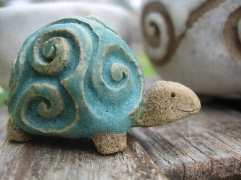 Clay Rattles, Polymer Clay Kunst, Clay Turtle, Ceramic Turtle, Kids Clay, Pottery Animals, Kids Pottery, Garden Pottery, Slab Pottery