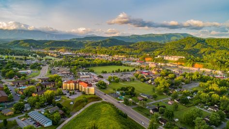 5 New Things to Do in the Smoky Mountains in 2022 Pigeon Forge Vacation, Sevierville Tennessee, East Tennessee, Smoky Mountain National Park, Mountain Town, Pigeon Forge, Free Things To Do, Free Things, Gatlinburg