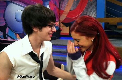 Robbie Victorious, Ariana Grande Big Sean, Victorious Cat, Ariana Grande Red Hair, Uk Icon, Icarly And Victorious, Ariana Grande Facts, Victorious Cast, Ariana Grande News