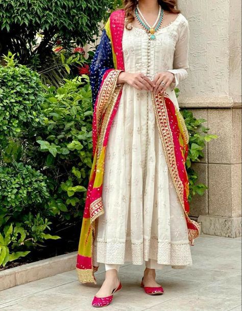 White Chikankari Suits, Colorful Dupatta, Indian Lengha, Plain Suit, Nikah Dress, Designer Bridal Lehenga Choli, Basic Mehndi, Chikankari Suits, Long Kurtis