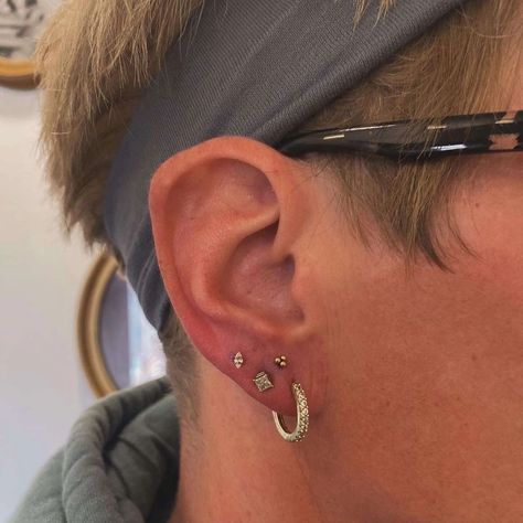 :: Stacked Lobes Rising :: Stacked lobe piercings are taking over, and we are here for it! ❤️‍🔥 Layering your lobes adds so much personality and style. Who else is loving this trend?! ✨ Piercer: Hannah Tressler @poked.by.hannah #stackedpiercings #femalepiercer #femaleartist #storiesmatter #storylineinktattoo #nofilter Stacked Lobe Ear Piercings, Stacked Lobes, Stacked Lobe Piercing, Stacked Lobe, Lobe Piercings, Piercing Inspo, Lobe Piercing, Ear Piercing, Piercing Jewelry