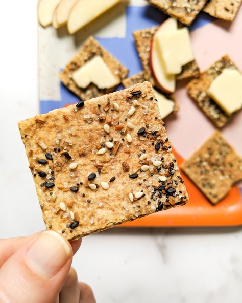 3-Ingredient Everything Bagel Grain Free Crackers (Gluten Free, Vegan) | Liz Moody Almond Meal Crackers, Almond Flour Crackers Vegan, Oat Flour Crackers, Everything Bagel Crackers, Gf Crackers, Crackers Gluten Free, Flaxseed Crackers, Almond Flour Crackers, Flax Crackers