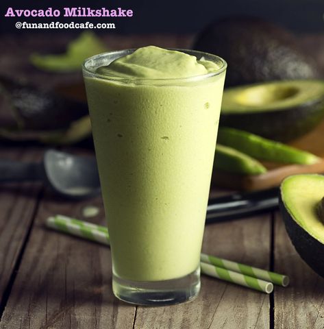 Avocado Milkshake, Avocado Banana Smoothie, Healthy Afternoon Snacks, Kale Smoothie, Superfood Powder, Natural Yogurt, Pineapple Smoothie, Avocado Smoothie, Exotic Food