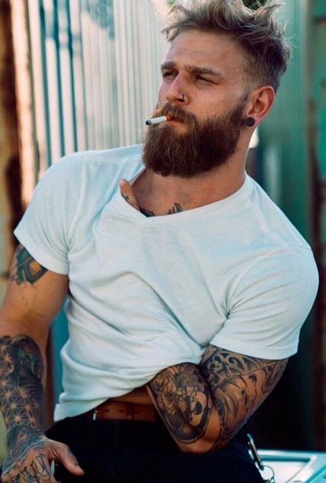 Lumberjack Men, Beard And Mustache Styles, Mens Hairstyles With Beard, Mustache Styles, Scruffy Men, Beard Hairstyle, Great Beards, Beard Love, Beard Tattoo