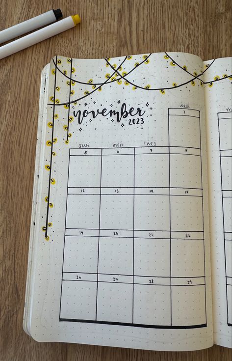 Bullet journal monthly spread Bujo Calendar Weekly, Bullet Journal Monthly Tracker Ideas, Dotted Journal Ideas Monthly, November Weekly Spread Bullet Journal, Month Spread Bullet Journal, Month Journal Page, November Bullet Journal Weekly Spread, Bullet Journal Yearly Spread Ideas, Monthly Overview Bullet Journal