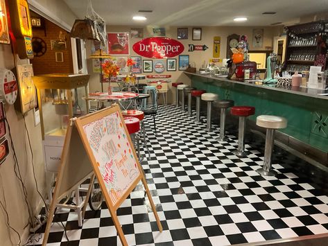 Dillon Depot in Cleburne, Texas old fashioned soda shop Soda Fountain Aesthetic, Modern Soda Fountain Shop, Retro Soda Shop, Vintage Soda Shop, Soda Fountain Shop, Old Fashioned Sweet Shop, 50s Soda Shop, Old Fashioned Soda Shop, Soda Fountain Vintage