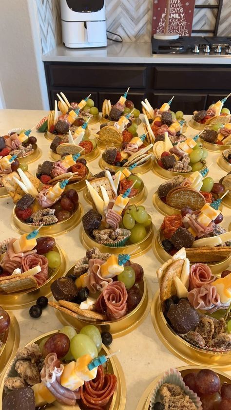 21+ Insanely Good Charcuterie Domes To Try For Your Next Party - From Lemons To Luxury Snow Globe Charcuterie, Dome Charcuterie, Charcuterie Domes, Charcuterie Dome, Charcuterie Appetizers, Appetizers Table, Wooden Platters, Cake Dome, Grazing Table