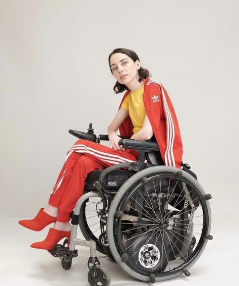 Disabled Fashion, Wheelchair Fashion, Wheelchair Women, Wheel Chair, Adaptive Clothing, Mobility Aids, Human Poses Reference, Figure Poses, Traditional Clothes