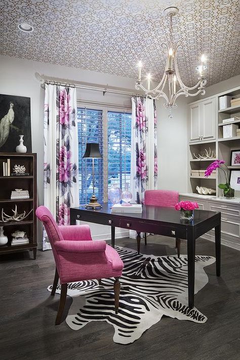 20 Creative And Chic Ways To Style Your Home Workspace Pink And Grey Office, Pink Home Offices, Black And White Office, Home Office Colors, Grey Office, Pink Office, White Office, Office Colors, Remote Learning