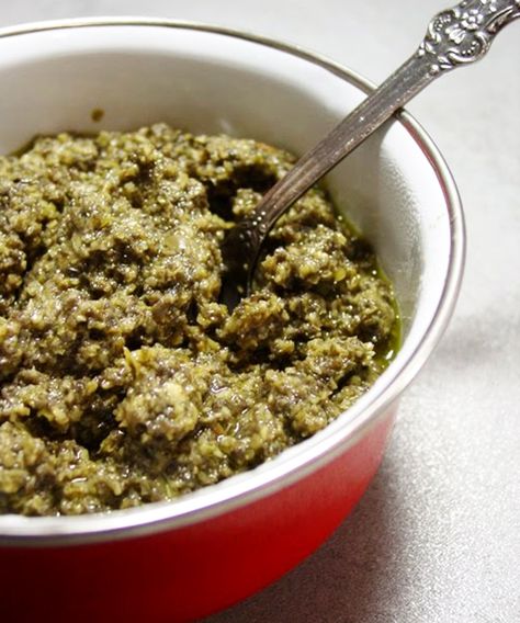 Discover the Olive Tapenade for your Appetizer Toasts: ingredient list and step by step instructions CLICK HERE to learn more. Recipe With Olives, Olive Tapenade Recipe, Tapenade Recipe, Tomato Bruschetta, Olive Recipes, Olive Tapenade, Appetizer Ideas, Quick And Easy Appetizers, Chicken Skewers