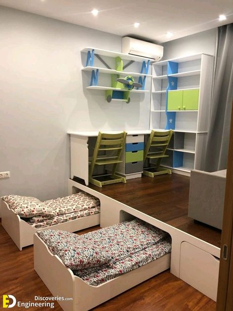 Stunning Bedroom Divider Ideas You Need to See! Bedroom Ideas For 2 Sisters With Desk, Small Room For 2 Sisters, Two Kids Bedroom Design, Two Kids Bedroom, Bedroom Divider Ideas, Design Small Room, Room Divider Bedroom, Bedroom Divider, Small Kids Bedroom