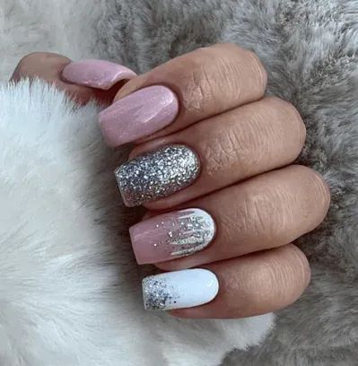 pink ice nail design Gold Foil Design, Nagel Tips, Nail Forms, Nail Length, Stick On Nails, Nail Art Hacks, False Nail, Artificial Nails, Nail Accessories