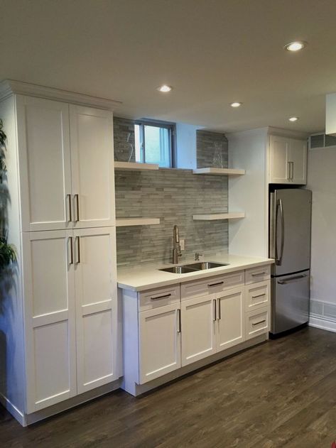 Basement Ideas Apartment, Basement Townhouse Ideas, Basement Kitchen With Peninsula, Smart Basement Ideas, Modern Basement Kitchen, Mini Kitchen Basement, L Shaped Basement Kitchen, White Basement Kitchen, In Law Suite Kitchenette