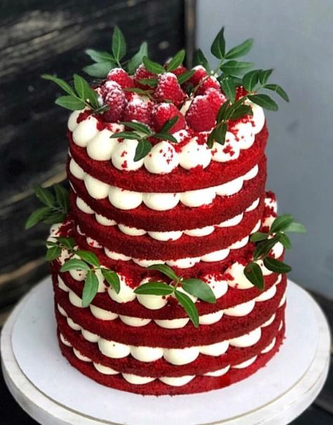 Red Velvet Cake Decoration, Red Velvet Wedding Cake, Bolo Red Velvet, Red Cake, Naked Cakes, Red Velvet Cake, Velvet Cake, Perfect Cake, Cake Decorating Techniques