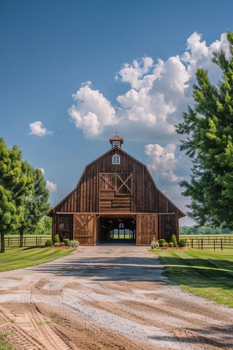 Sumer Landscape, Barn Exterior Ideas, Exterior Facade Design, Barn Exterior, Farm Inspiration, Exterior Facade, Butterfly Photography, Small Barn, Barn Style House Plans