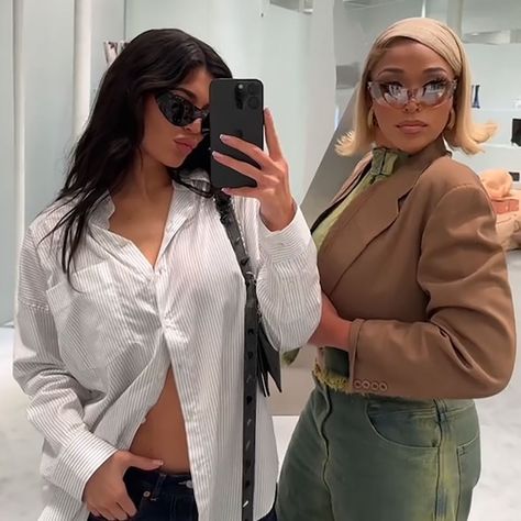 Kylie Jenner And Jordyn Woods, Kylie Jenner And Jordyn, Kylie Jenner Hair, Kylie J, Brown Crop Top, Fav Celebrities, Jordyn Woods, Kylie Jenner Outfits, Kylie Jenner Style