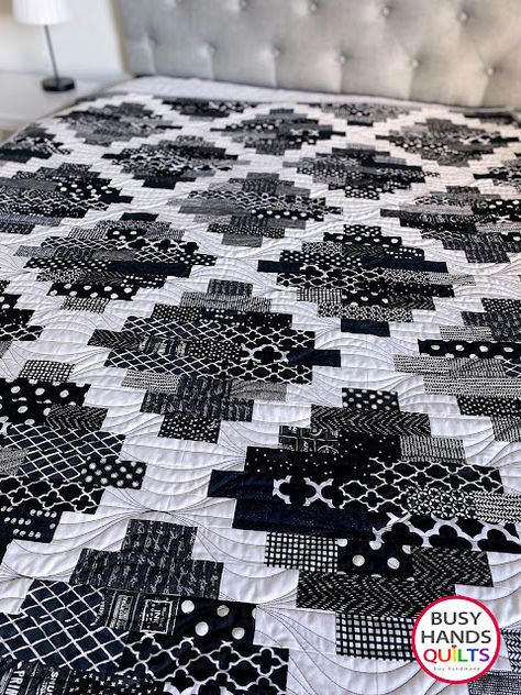 Quilts For Men Patterns, Black And White Quilt, Black Prints, Two Color Quilts, Black And White Quilts, Quilting Designs Patterns, Longarm Quilting Designs, Queen And King, Scrappy Quilt Patterns