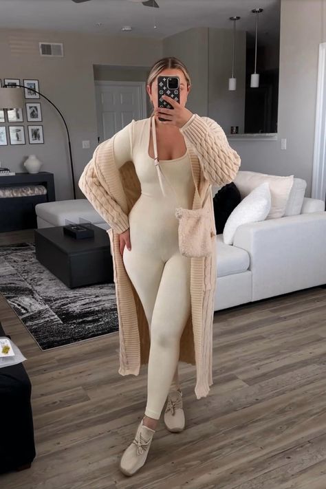 Ribbed One Piece Jumpsuit Outfit Inspo Midsize, Midsize Fall Outfits, Fashion Midsize, Outfit Curvy, Yoga Short, Comfy Casual Outfits, Lit Outfits, Midsize Fashion, Colorful Jumpsuit