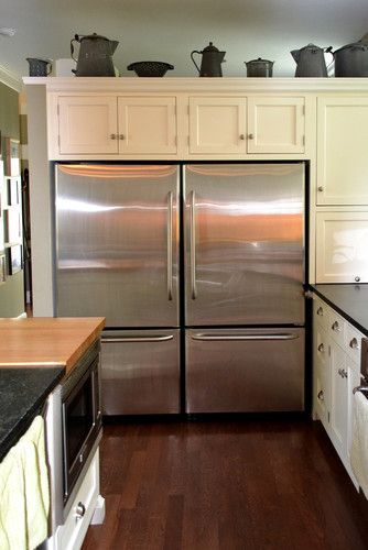 Love how the two fridges look like one commercial fridge. Double Fridge Kitchen, Traditional Kitchen Design Ideas, Double Fridge, Commercial Fridge, Refrigerator Ideas, Traditional Kitchen Design, Smitten Kitchen, Kitchen Stove, Kitchen Design Ideas