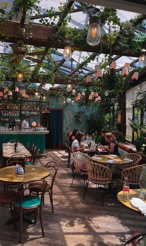 Restaurant With Plants, Eclectic Cafe, Cafe Exterior, Outdoor Restaurant Design, Coffee Shop Interior Design, Cozy Coffee Shop, Restaurant Patio, Cafe Shop Design, Coffee Shop Aesthetic