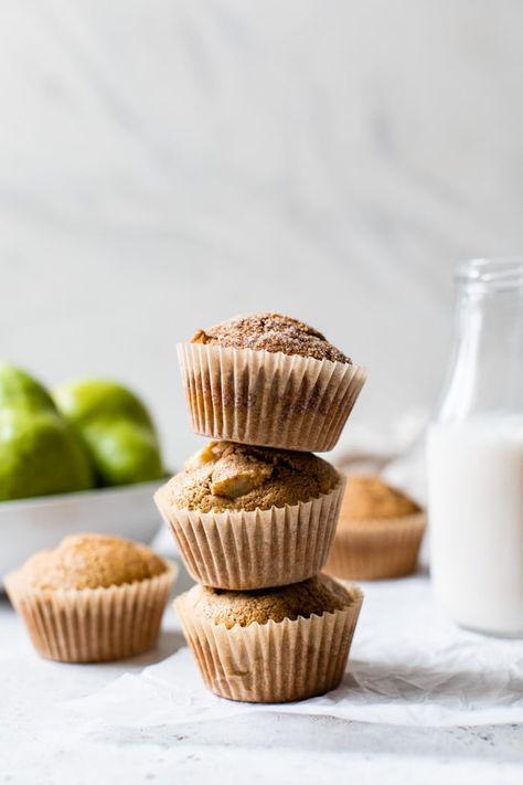 Cinnamon Muffins Recipe, Muffin Recipes Cinnamon, Pear Muffins, Healthy Snack Choices, Toddler Foods, Almond Muffins, Cinnamon Muffins, Healthy Muffin Recipes, Autumn Recipes