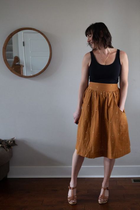 sewing: stardust double gauze brumby skirt Double Gauze Skirt, Brumby Skirt, Slim Cardigan, Gauze Skirt, Gauze Skirts, How To Make Skirt, Lower Belly, Double Gauze, Exposed Zipper