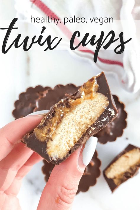 Healthy Twix Cups (vegan, paleo) Twix Cups, Paleo Candy, Refined Sugar Free Desserts, Primal Living, Healthy Vegan Desserts, Popular Diets, Paleo Sweets, Paleo Chocolate, Paleo Treats