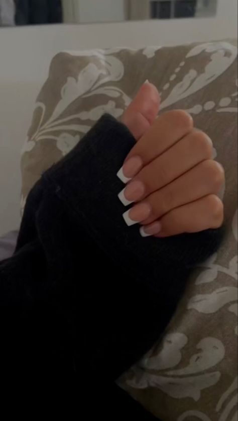 Plain Acrylic Nails, White Tip Acrylic Nails, Sns Nails Designs, Beachy Nails, Rare Features, Plain Nails, Sns Nails, Christmas Nails Easy, White Acrylic Nails